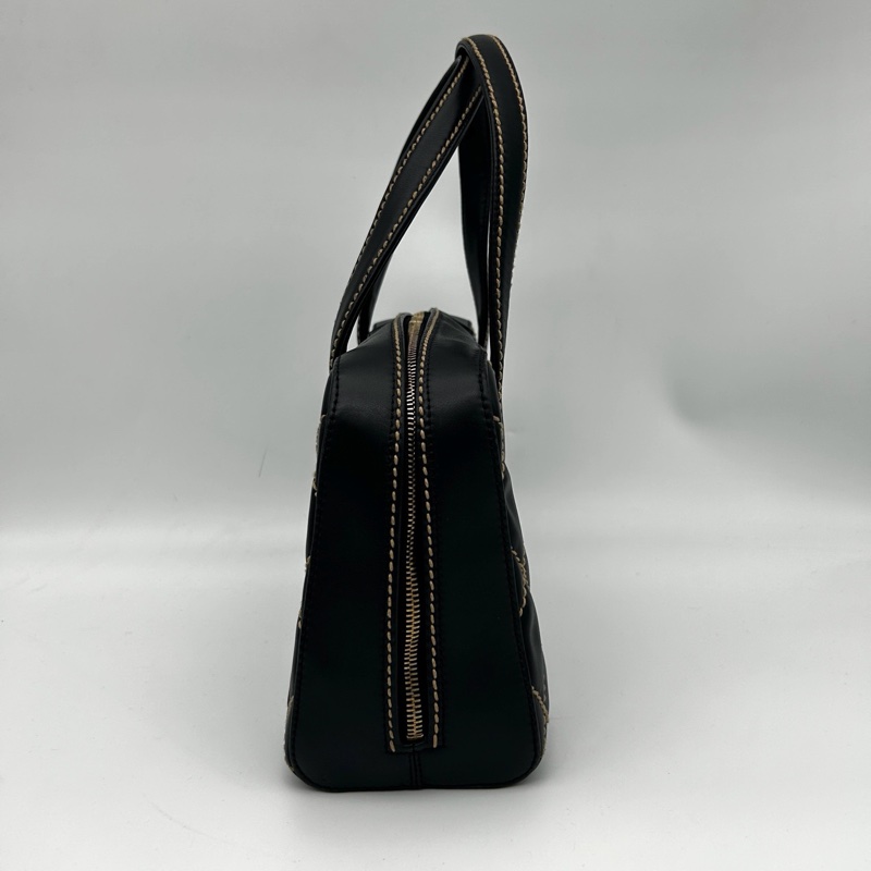 「JL精品代購」 香奈兒黑金羊外縫線保齡球小號手提包-4