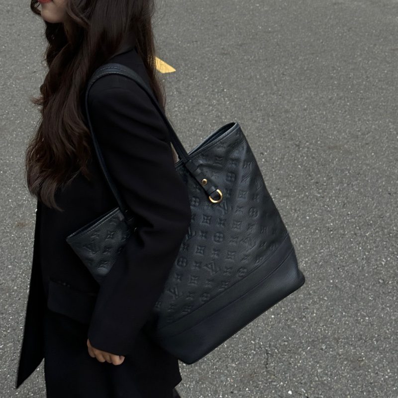 (超稀有⏰) LV 專櫃高級款 全牛皮凱莉釦 托特包👜 專櫃13萬!-3