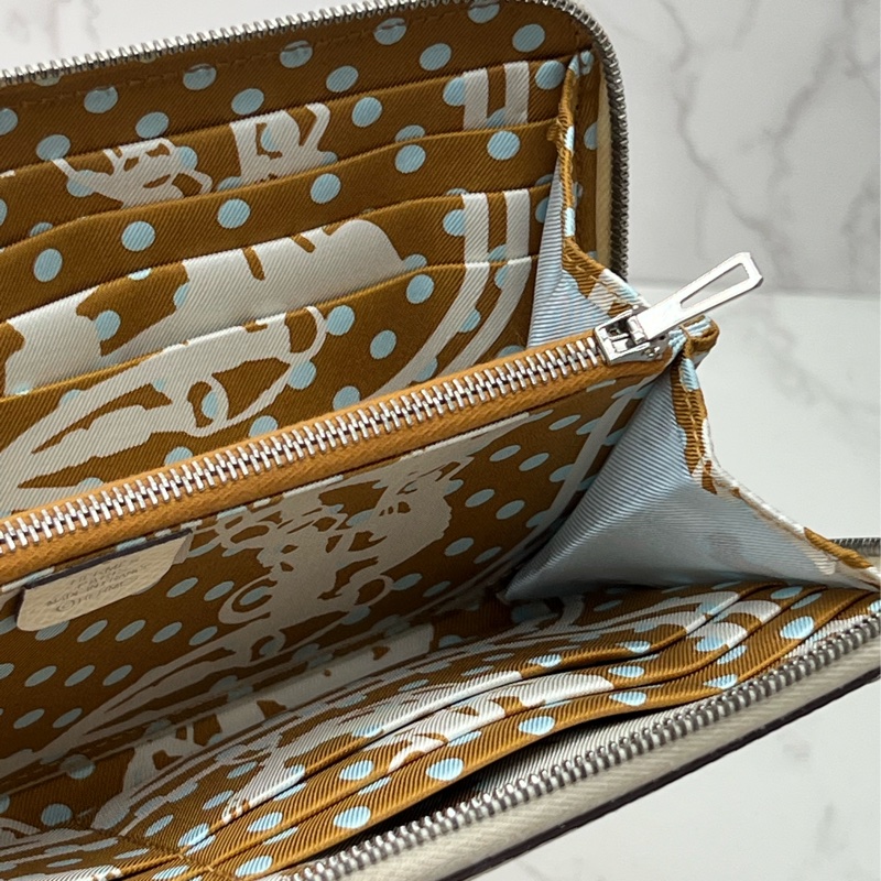 💗香緹國際精品💗🤍Hermes Silk in 絲巾長夾 奶白色🤍-7