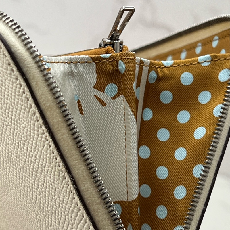 💗香緹國際精品💗🤍Hermes Silk in 絲巾長夾 奶白色🤍-9