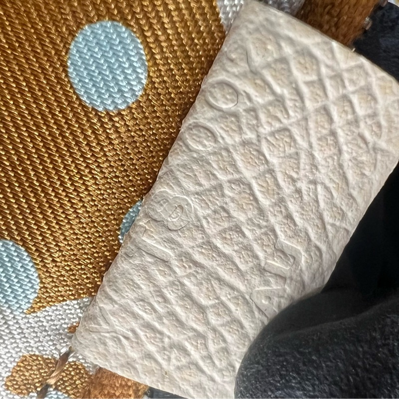 💗香緹國際精品💗🤍Hermes Silk in 絲巾長夾 奶白色🤍-12