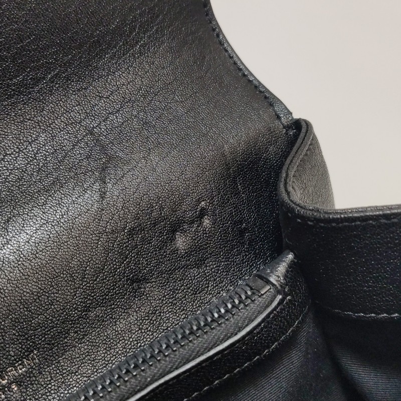 Saint Laurent College中號羊皮V紋絎縫YSL標誌斜挎包-19