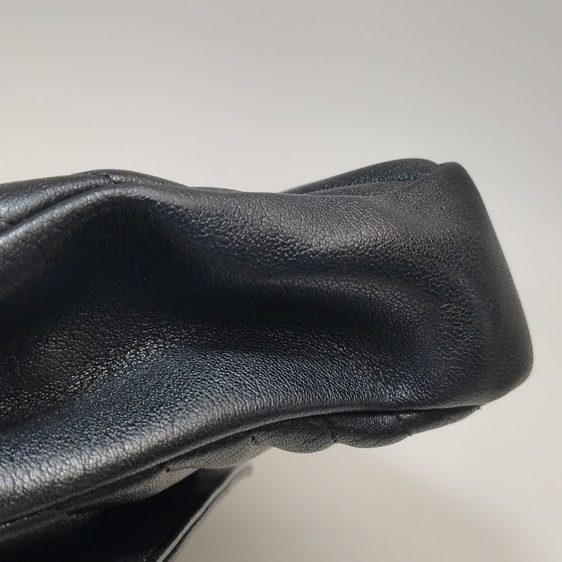 Saint Laurent College中號羊皮V紋絎縫YSL標誌斜挎包-20