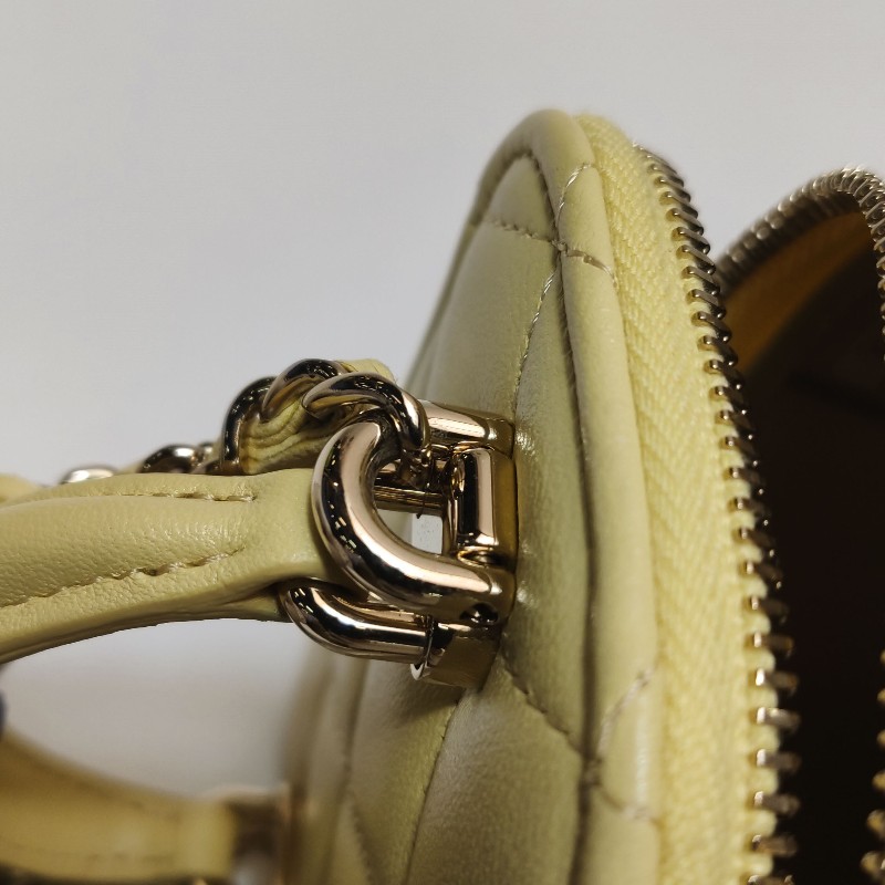 Chanel Vanity Case羊皮純色菱格絎縫雙C標識單肩包斜挎包-12