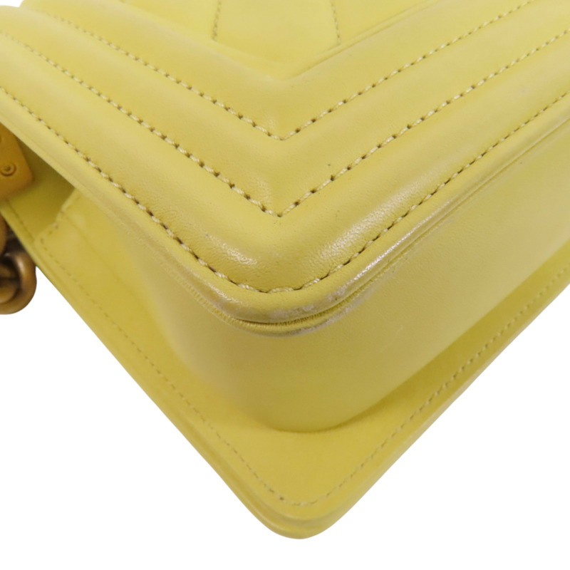 CHANEL 羊皮皮革Boy Chanel 20金扣鏈帶肩背袋-12