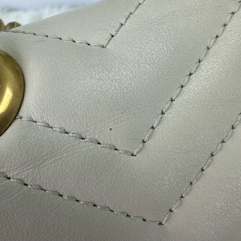 GUCCI 白色金扣Marmont 26cm 單肩斜肩包-9