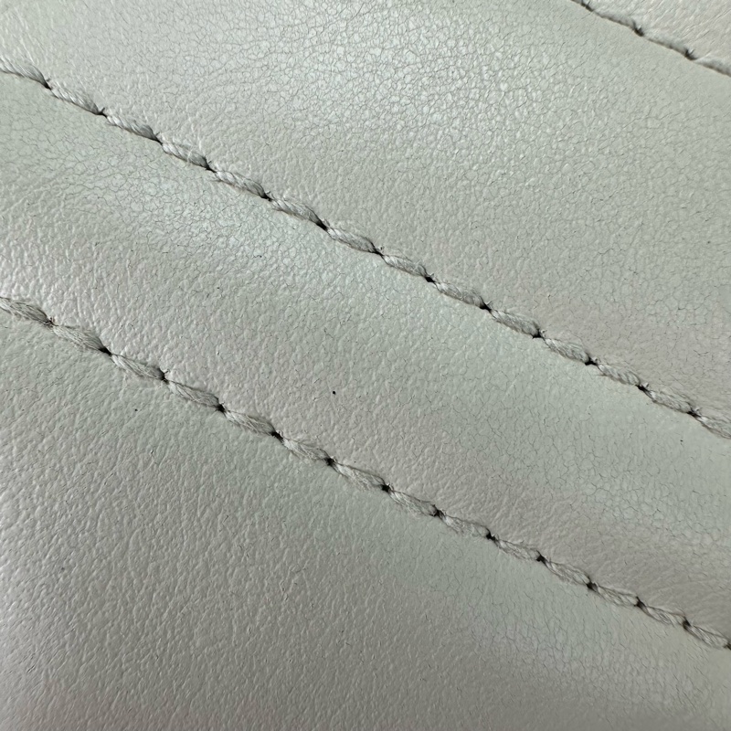 GUCCI 白色金扣Marmont 26cm 單肩斜肩包-10