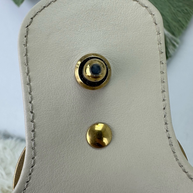 GUCCI 白色金扣Marmont 26cm 單肩斜肩包-18