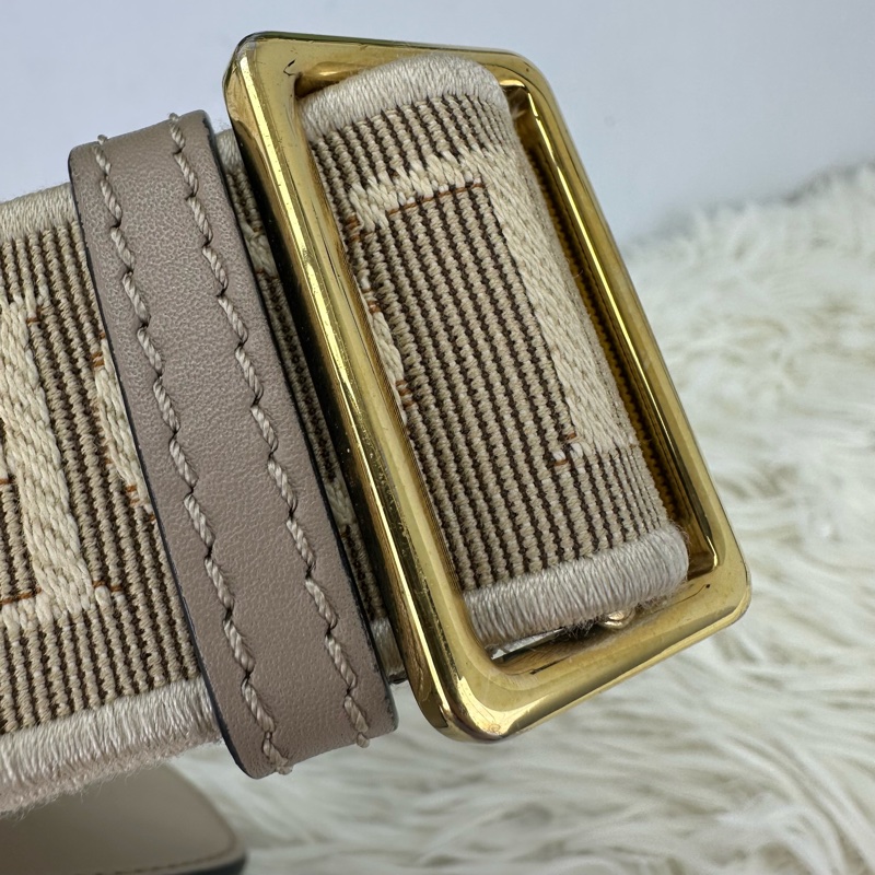 LOEWE Mini Gate 杏色馬鞍包 斜肩包-15