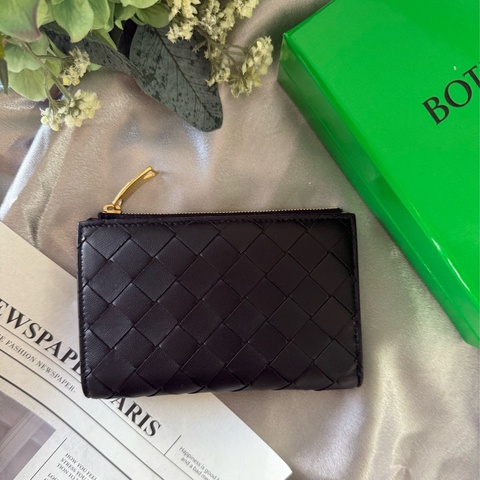 納帕皮革編織釦式二折中夾(黑色)