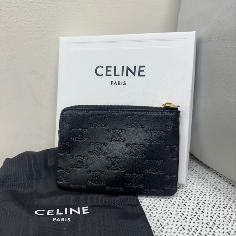 Celine 壓紋黑色零錢包-1