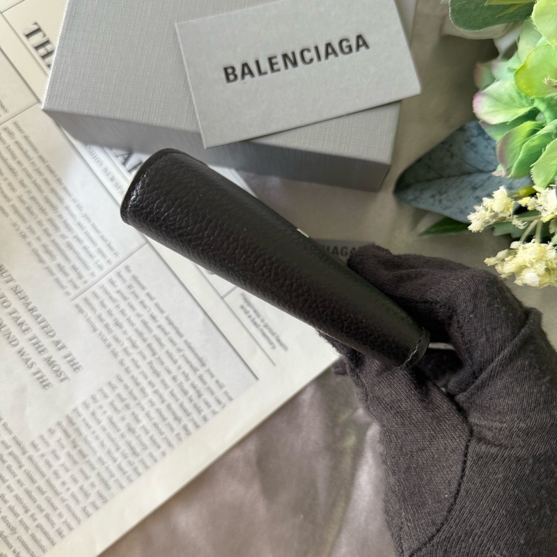 經典LOGO牛皮8卡對開短夾(黑)-2