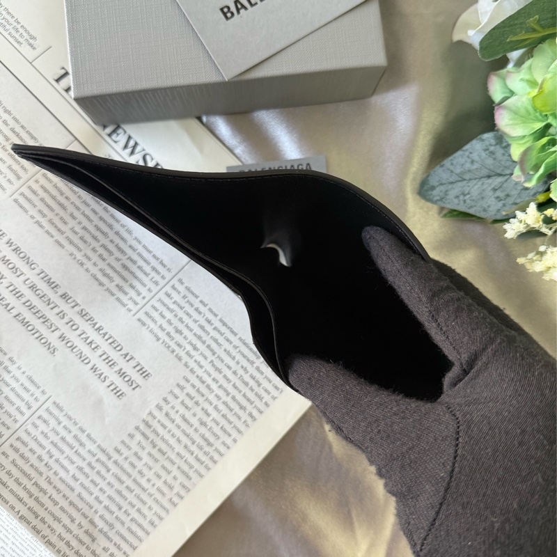 經典LOGO牛皮8卡對開短夾(黑)-7