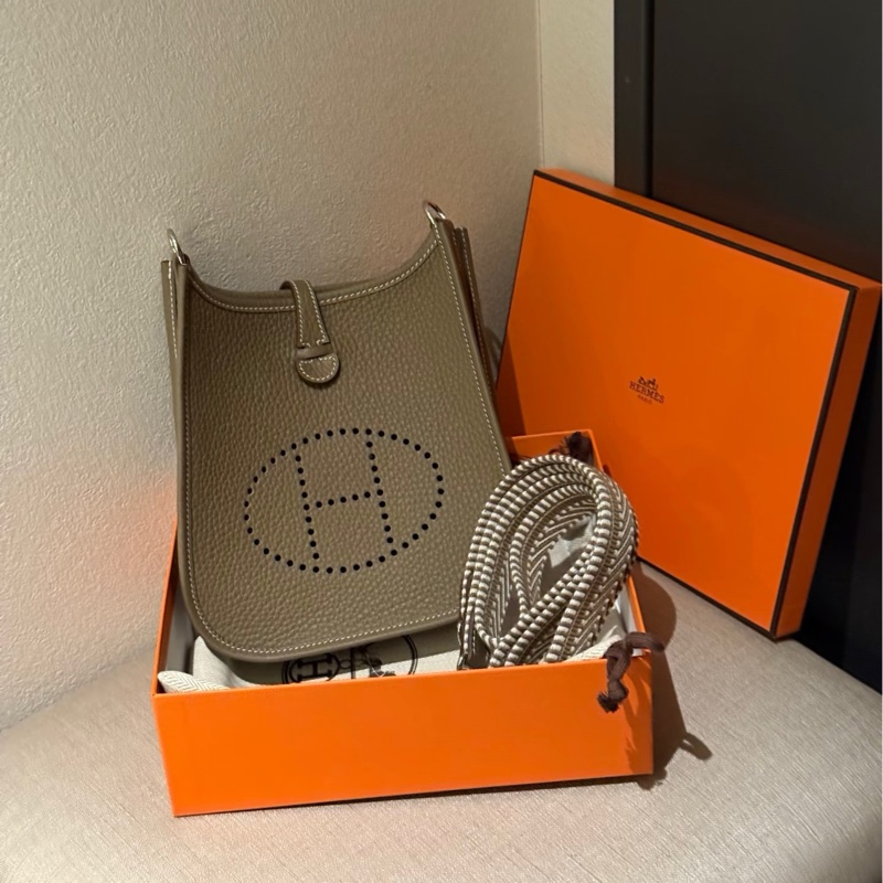 Hermes Mini Evelyne 16 大象灰金釦-12