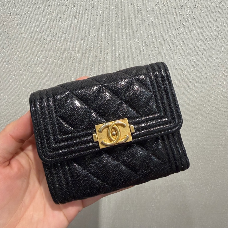 Chanel 香奈兒 荔枝牛皮 三折短夾 黑 霧金釦-0