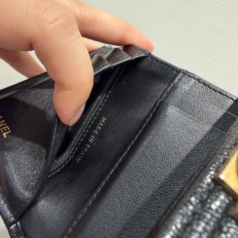 Chanel 香奈兒 荔枝牛皮 三折短夾 黑 霧金釦-9