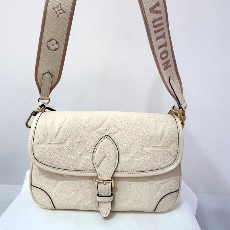 LV Diane 米白色壓紋2用包-0