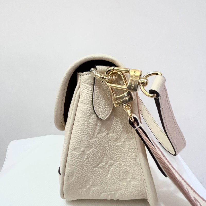 LV Diane 米白色壓紋2用包-4