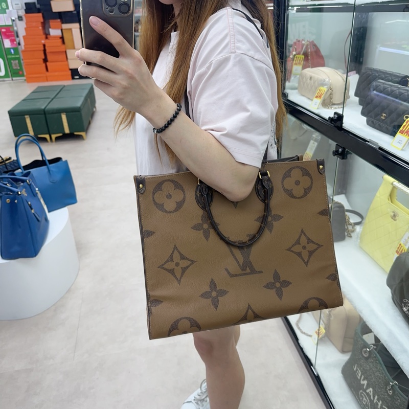 LV 經典老花拼色 On the go Gm size 晶片款 手提單肩包-1