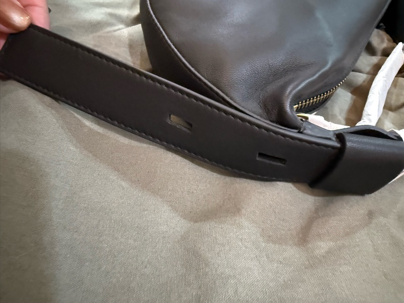 ALLSAINTS HALF MOON 率性牛皮可調節式斜背包-黑-3