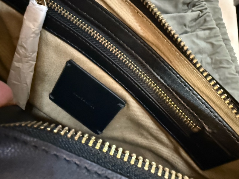 ALLSAINTS HALF MOON 率性牛皮可調節式斜背包-黑-5