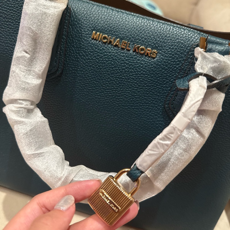 MICHANEL KORS-ADELE荔枝紋皮革大款鎖頭-12