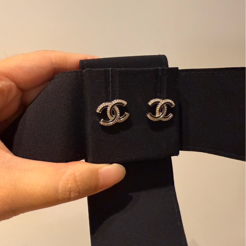 Chanel 2cm黑金鑽石耳環-1