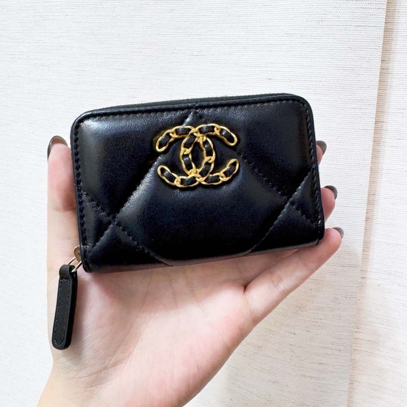 Chanel 19黑金羊皮拉鍊領錢卡包 晶片款 全新離櫃品-0
