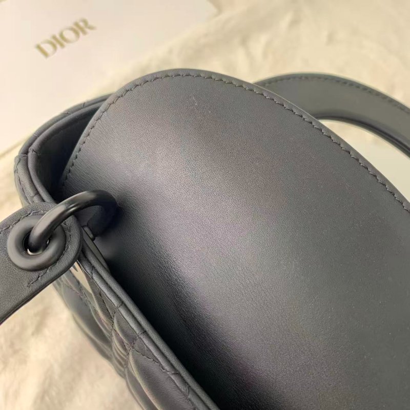 Christine Dior Lady Dior 磨沙黑色3格-10