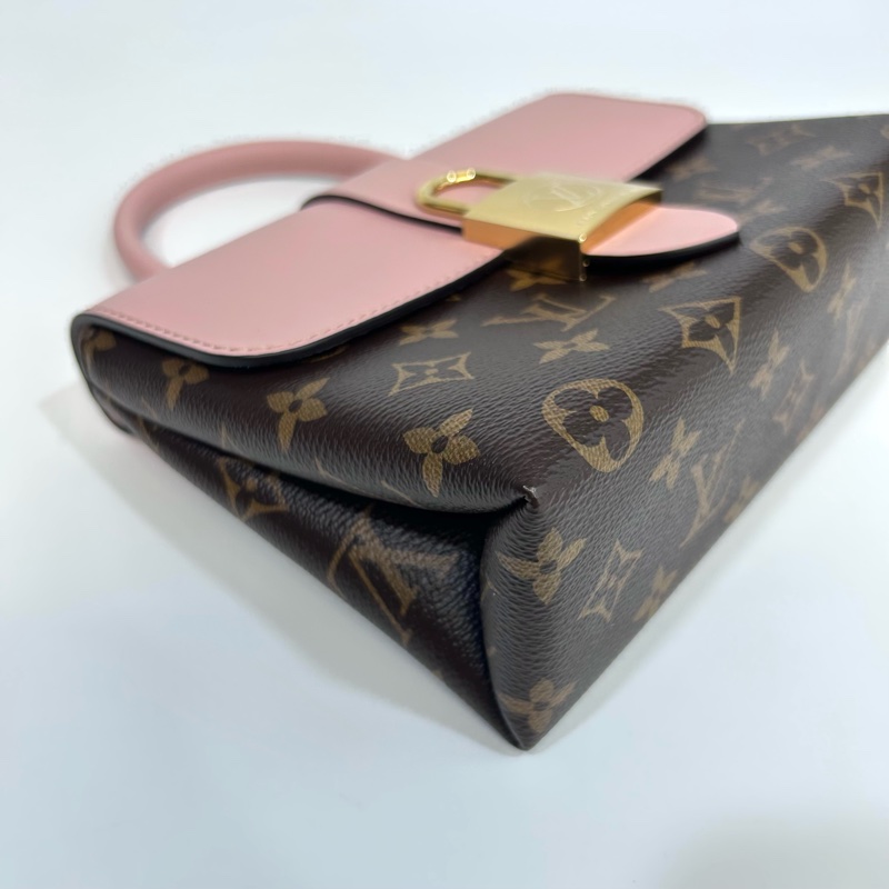 近新路易威登鎖頭包LV原花拚櫻花粉牛皮Locky BB手提側背包M44080-13