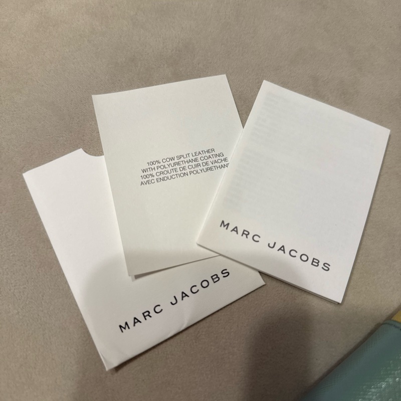 MARC JACOBS The Leather Top Zip Multi Wallet-17