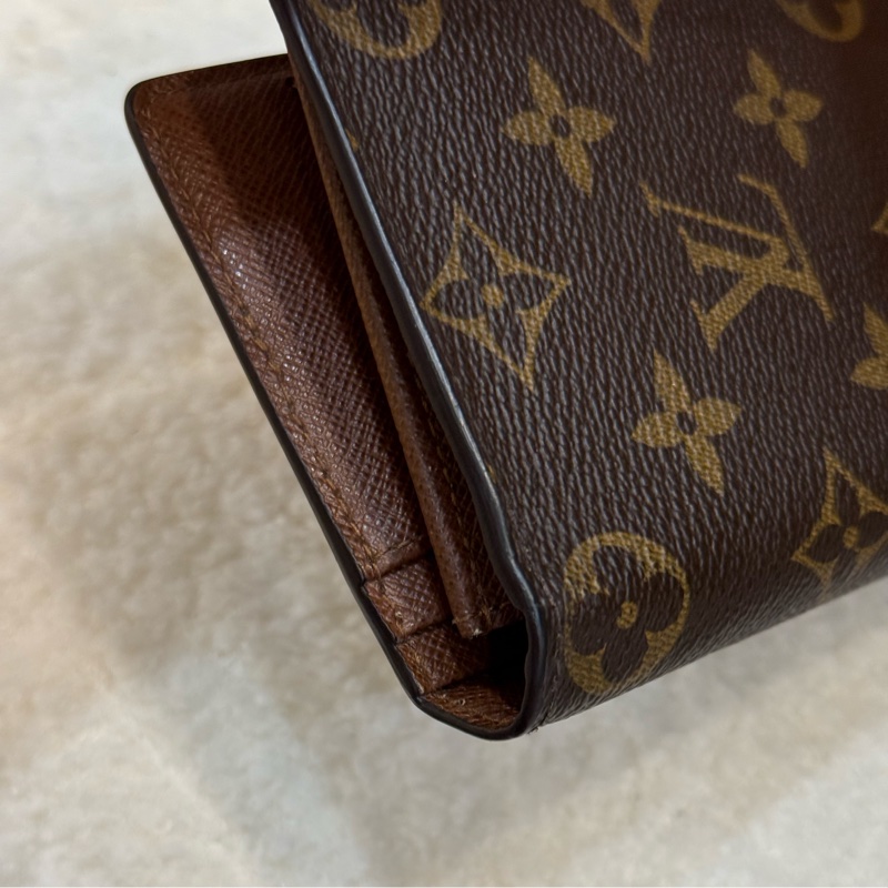 Lv老花對開長夾-3