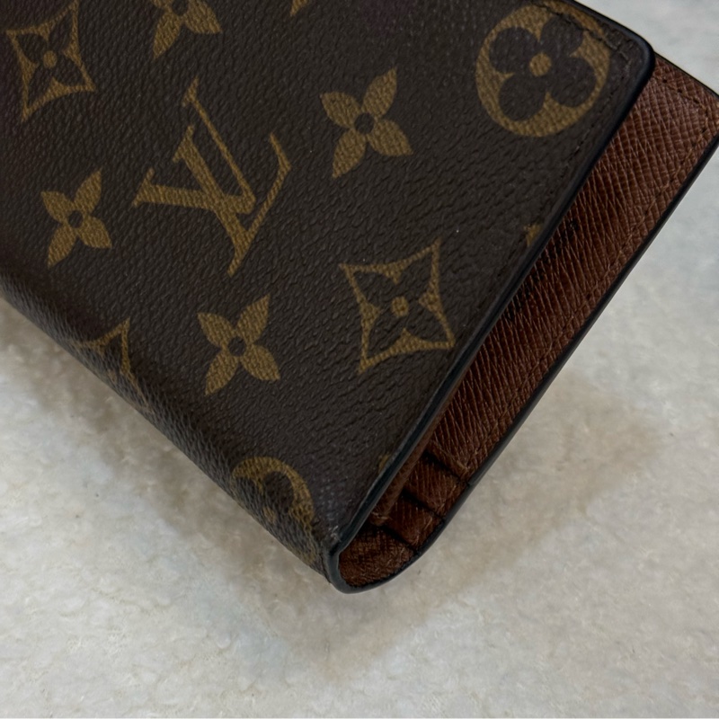 Lv老花對開長夾-4