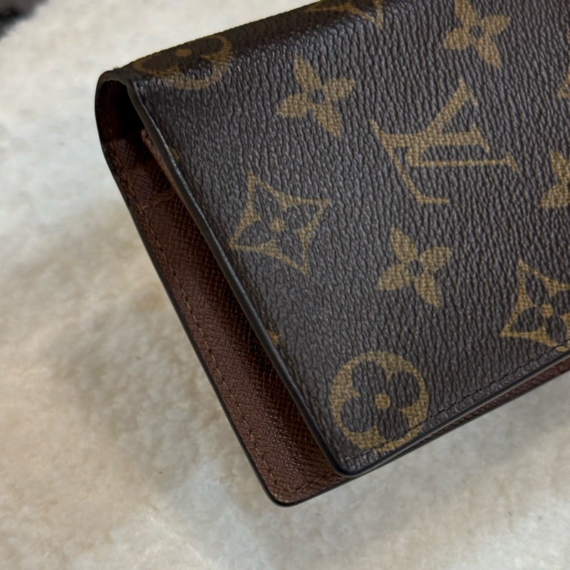 Lv老花對開長夾-5