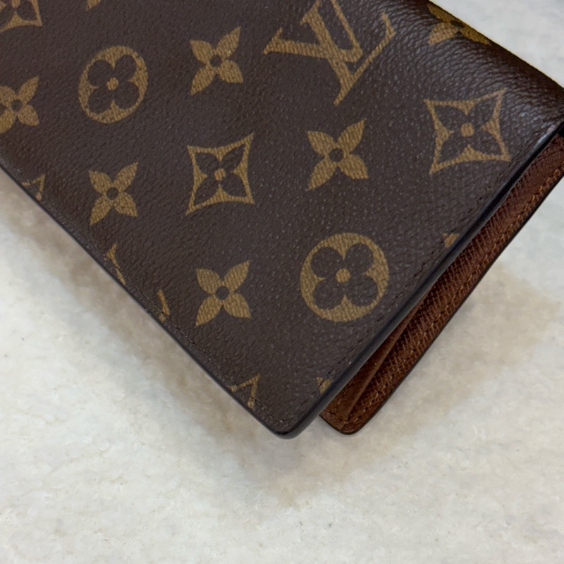 Lv老花對開長夾-8