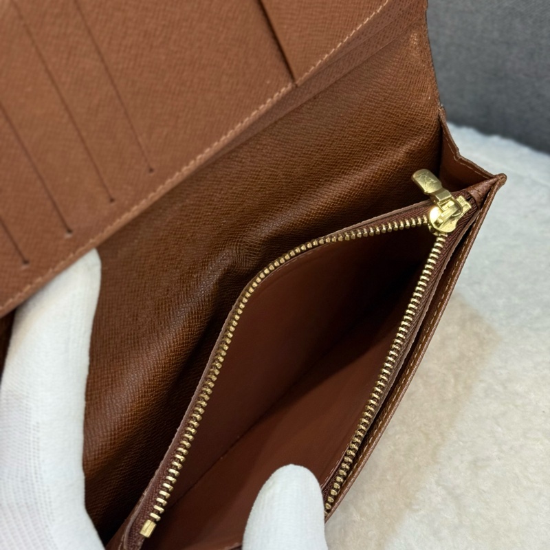 Lv老花對開長夾-15