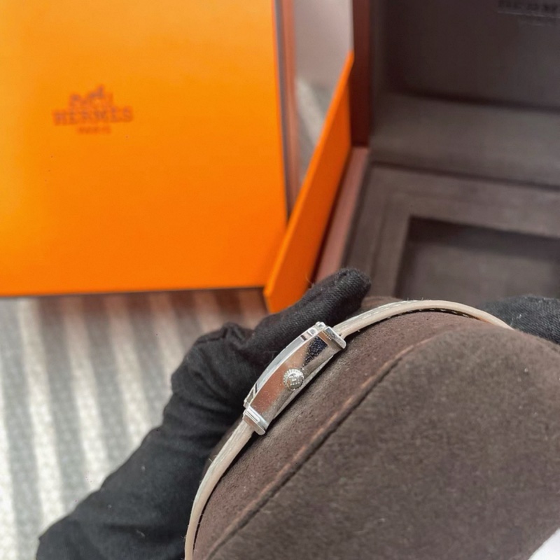 Hermes愛馬仕雙圈鑽H手錶 石英機芯 鰐魚皮 白色錶盤-1