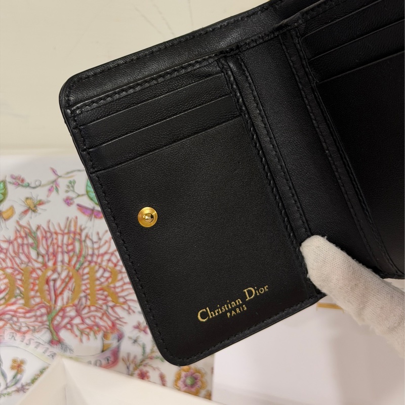 #大全配🈶台北101購證 Dior Caro黑金拉鍊短夾 芯片款 超級甜🔥-11