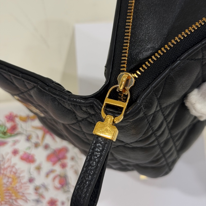 #大全配🈶台北101購證 Dior Caro黑金拉鍊短夾 芯片款 超級甜🔥-17