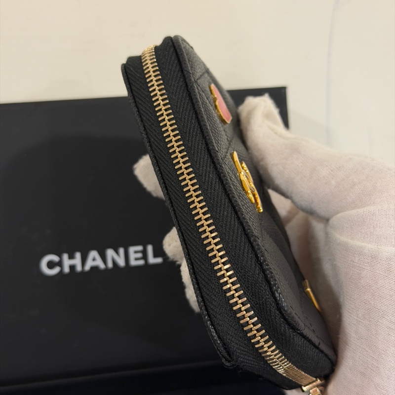 #全新全配 #勳章限定款 香奈兒黑金拉鍊短夾 🉑遇不🉑求（僅一顆）-3
