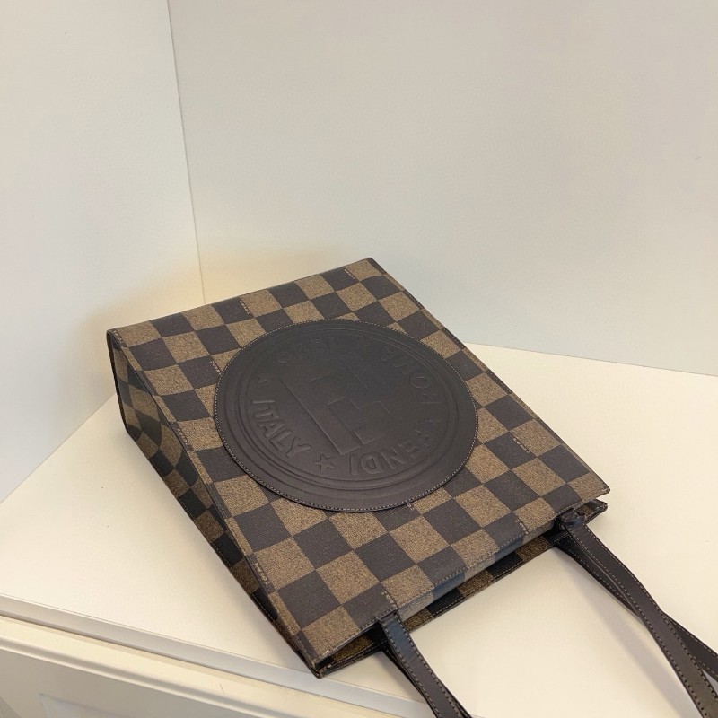 Fendi 老花格纹 浮雕logo 琴譜長肩帶 肩背包-6