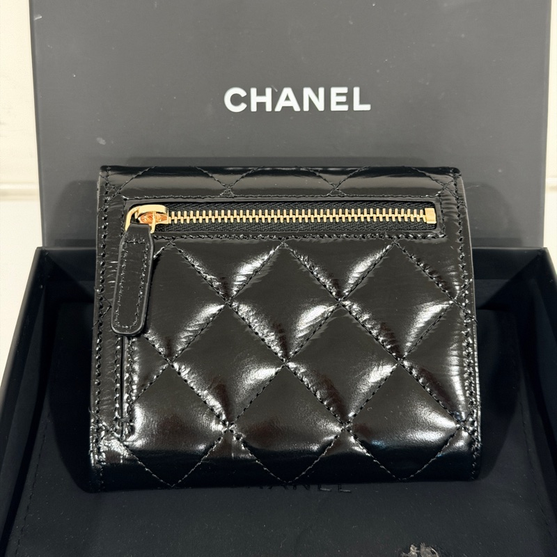 #離櫃閒置 #芯片款 #配件齊全 香奈兒黑金油蠟牛皮三折短夾🈶零錢袋-1