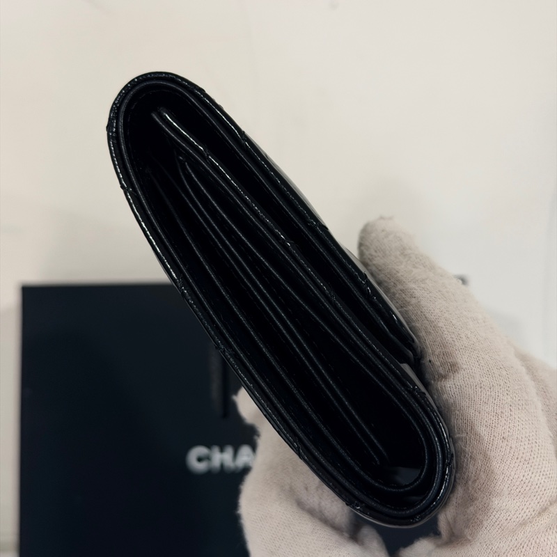 #離櫃閒置 #芯片款 #配件齊全 香奈兒黑金油蠟牛皮三折短夾🈶零錢袋-3