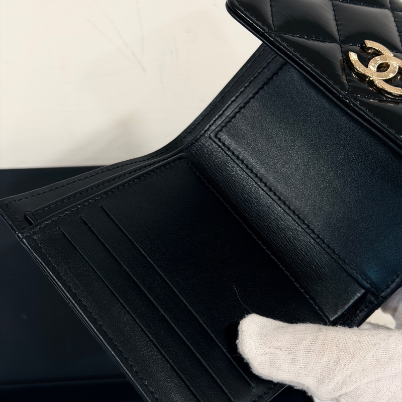 #離櫃閒置 #芯片款 #配件齊全 香奈兒黑金油蠟牛皮三折短夾🈶零錢袋-5