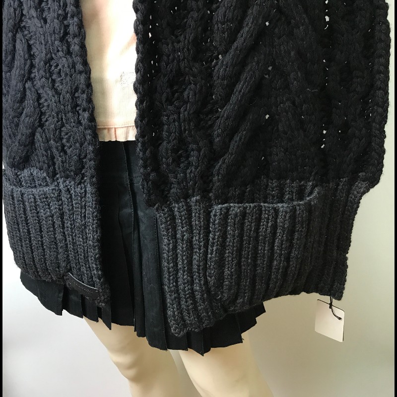 Burberry 羊毛編織披肩圍巾-1