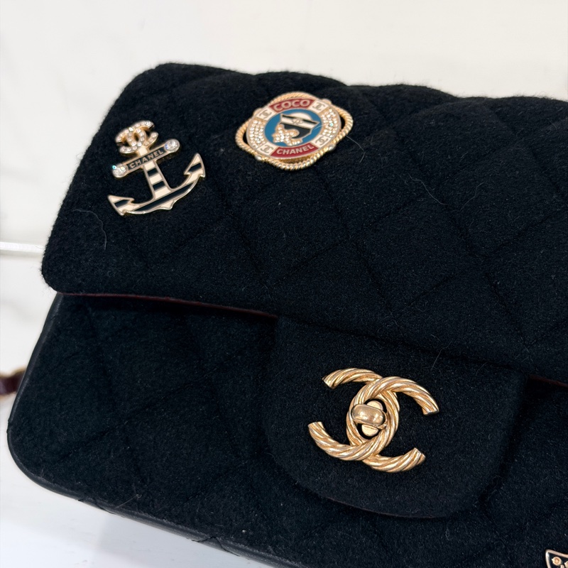 #徽章限量款 #23萬入手 香奈兒黑金cf大mini漢堡系列 收藏款-17