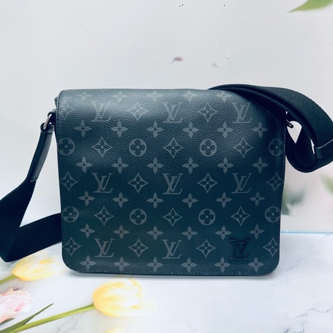 Lv黑武士斜背包