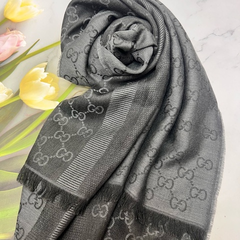 Gucci圍巾
