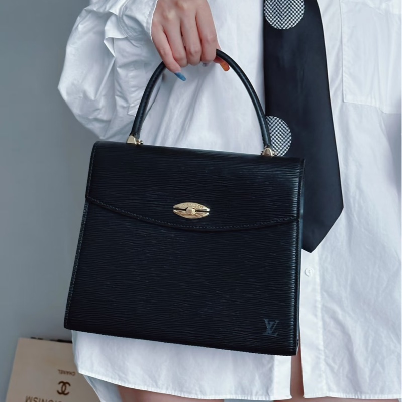 Louis Vuitton • 經典Epi水波紋 Kelly包-0