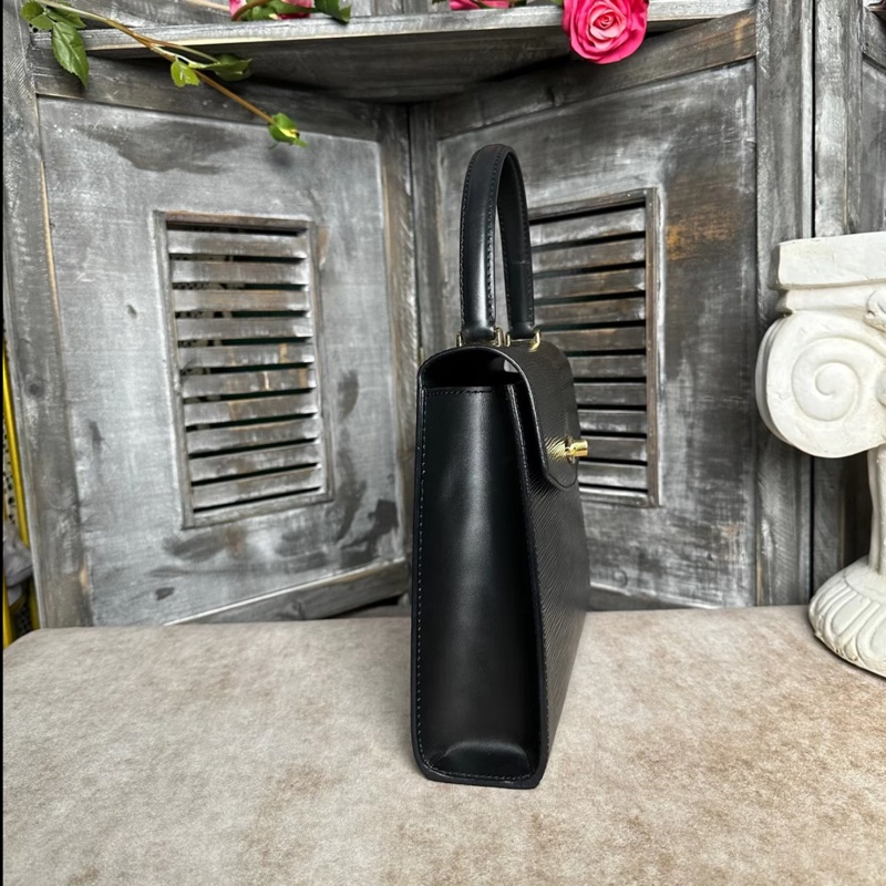 Louis Vuitton • 經典Epi水波紋 Kelly包-5